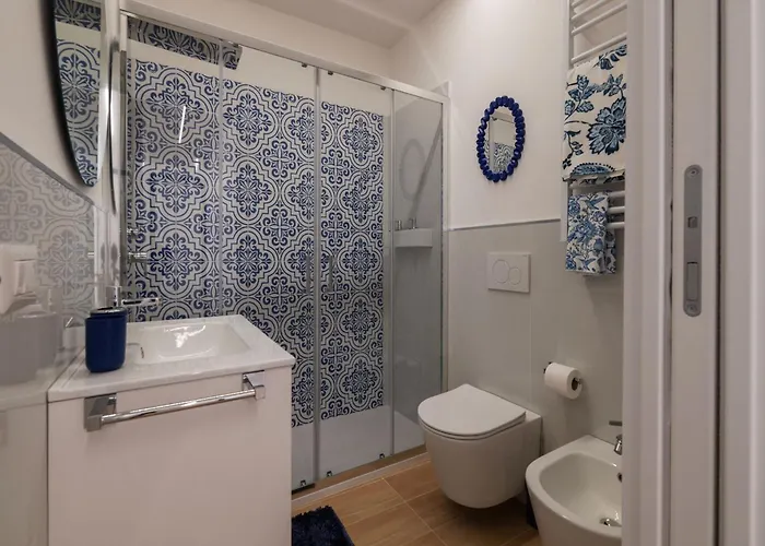Guesthost - Termini Comfy Blue Apartament *