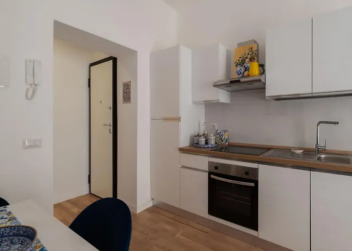 Guesthost - Termini Comfy Blue Apartament *